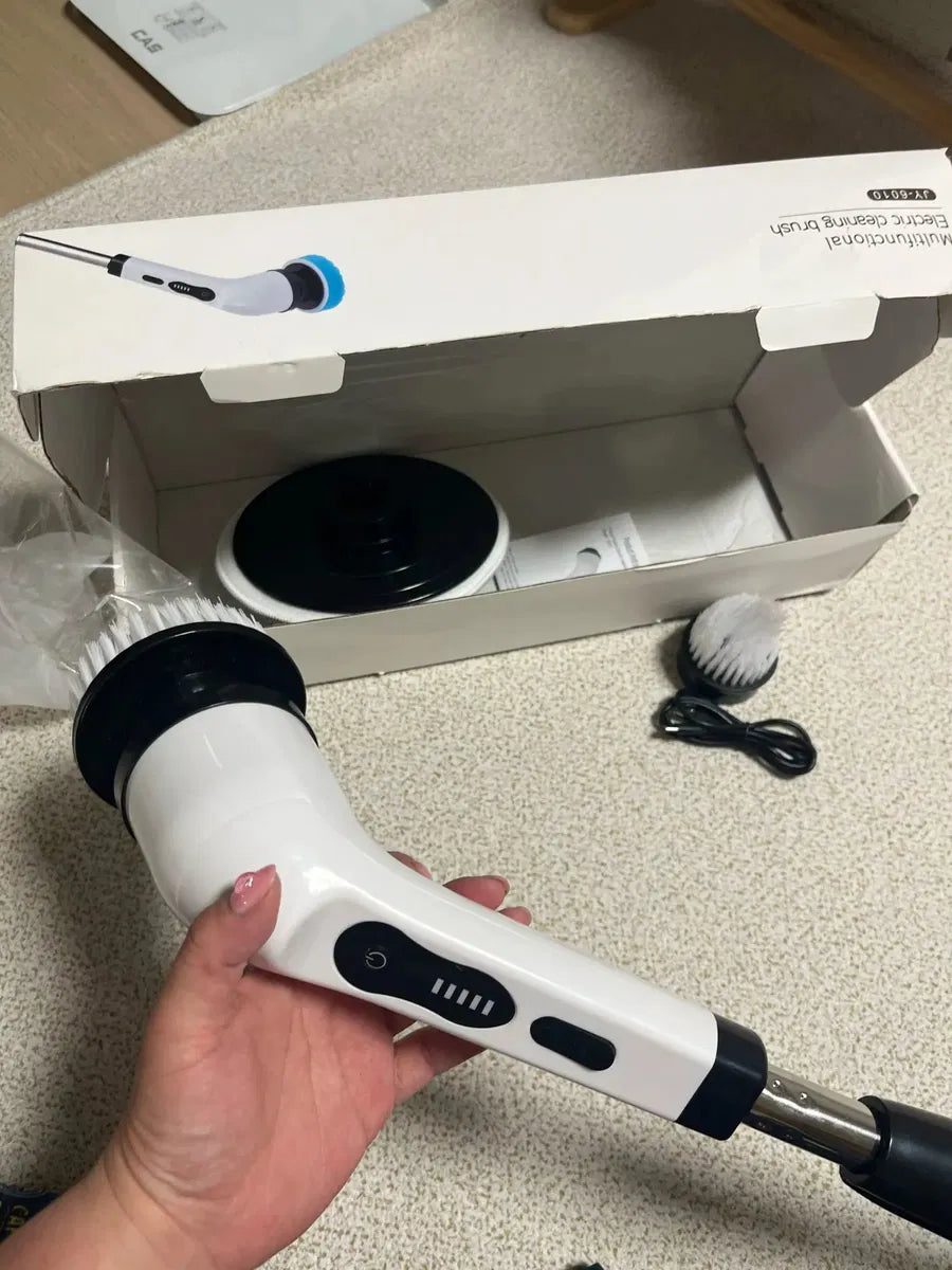 CleanBrush™ – Cepillo eléctrico 9 en 1 con brazo extendido: evita agacharte y encorvarte, cuida tu espalda, llega a zonas difíciles y deja todo más limpio sin esfuerzo y más rapido (+ 9 Cabezales GRATIS + Batería de Larga Duración + Envío Gratis)